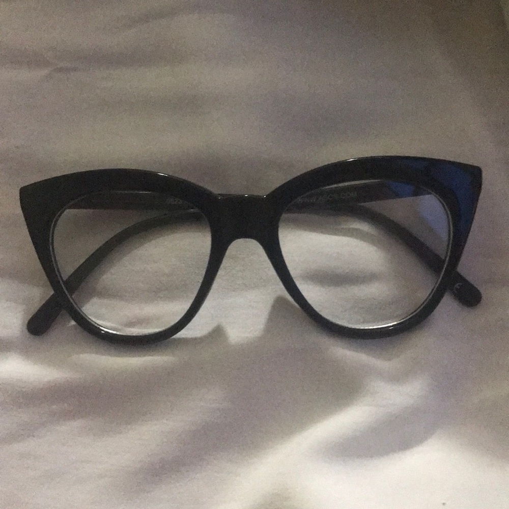 CAT EYE GLASSES
